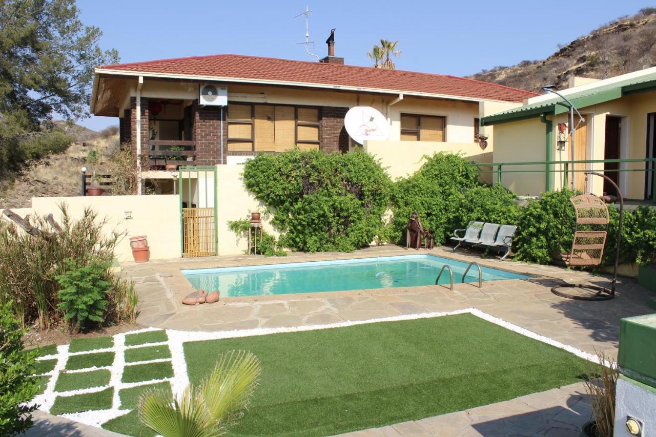 Onganga Hotel Pension Windhoek Esterno foto