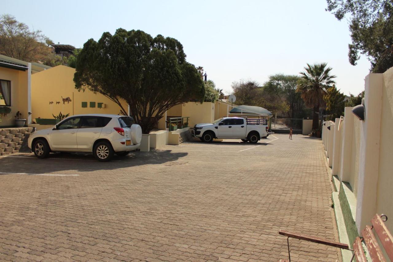 Onganga Hotel Pension Windhoek Esterno foto