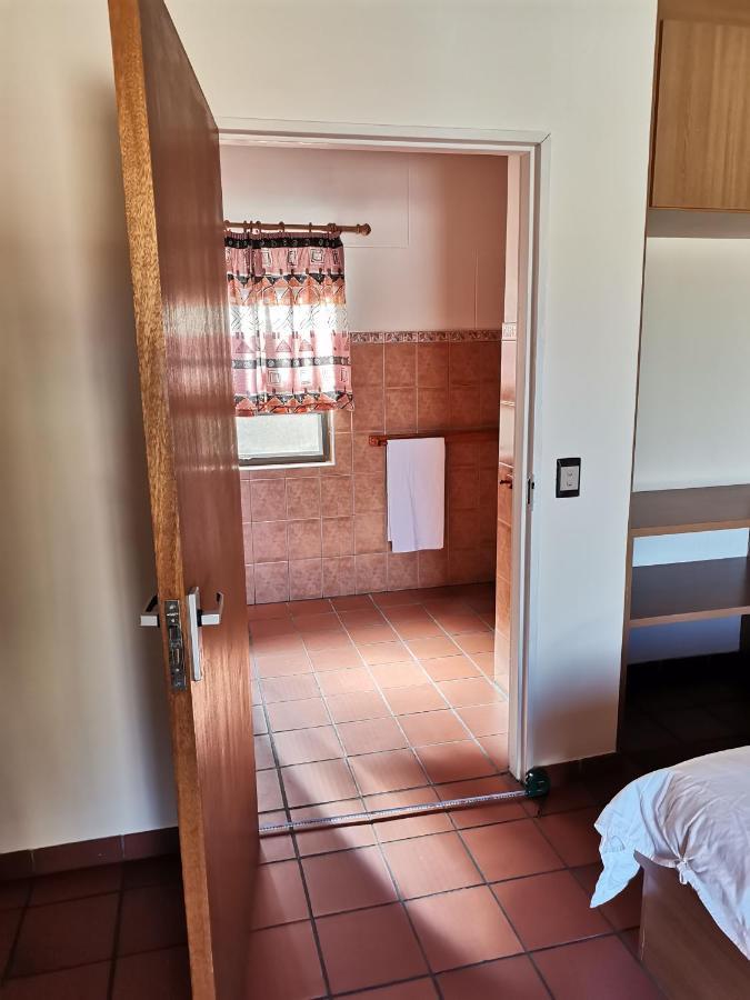 Onganga Hotel Pension Windhoek Esterno foto
